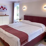 170qm In Fuer Familien Mit Parken, 2 Balkone, Und Kueche *