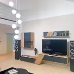 170qm In Fuer Familien Mit Parken, 2 Balkone, Und Kueche *