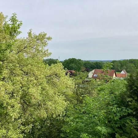 170qm In Fuer Familien Mit Parken, 2 Balkone, Und Kueche
