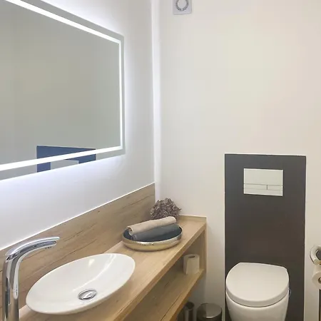 170qm In Fuer Familien Mit Parken, 2 Balkone, Und Kueche